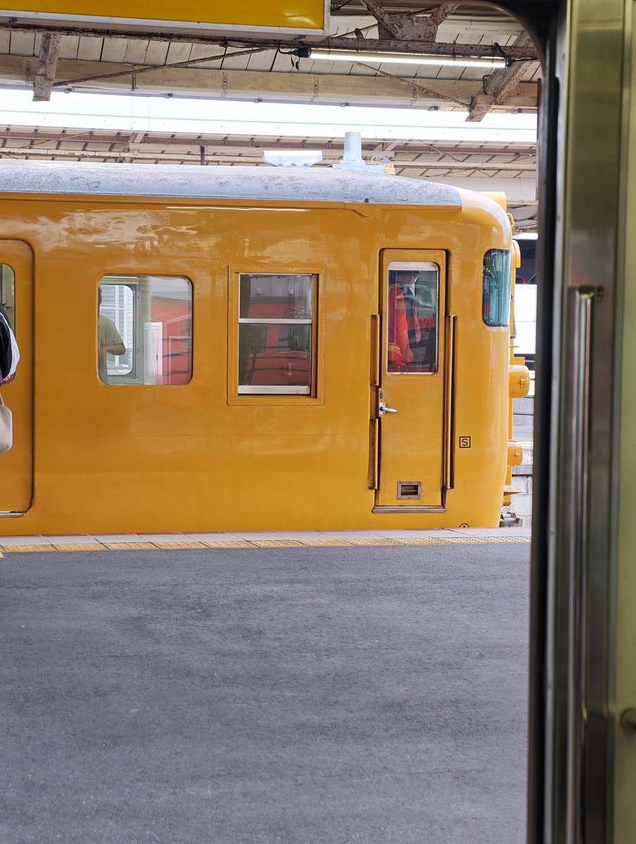 1413k3's tweet photo. 下関駅で国鉄から国鉄を観る。
思ってた以上に早く出来なくなるかもしれない。 https://t.co/bwUjOJgrvC