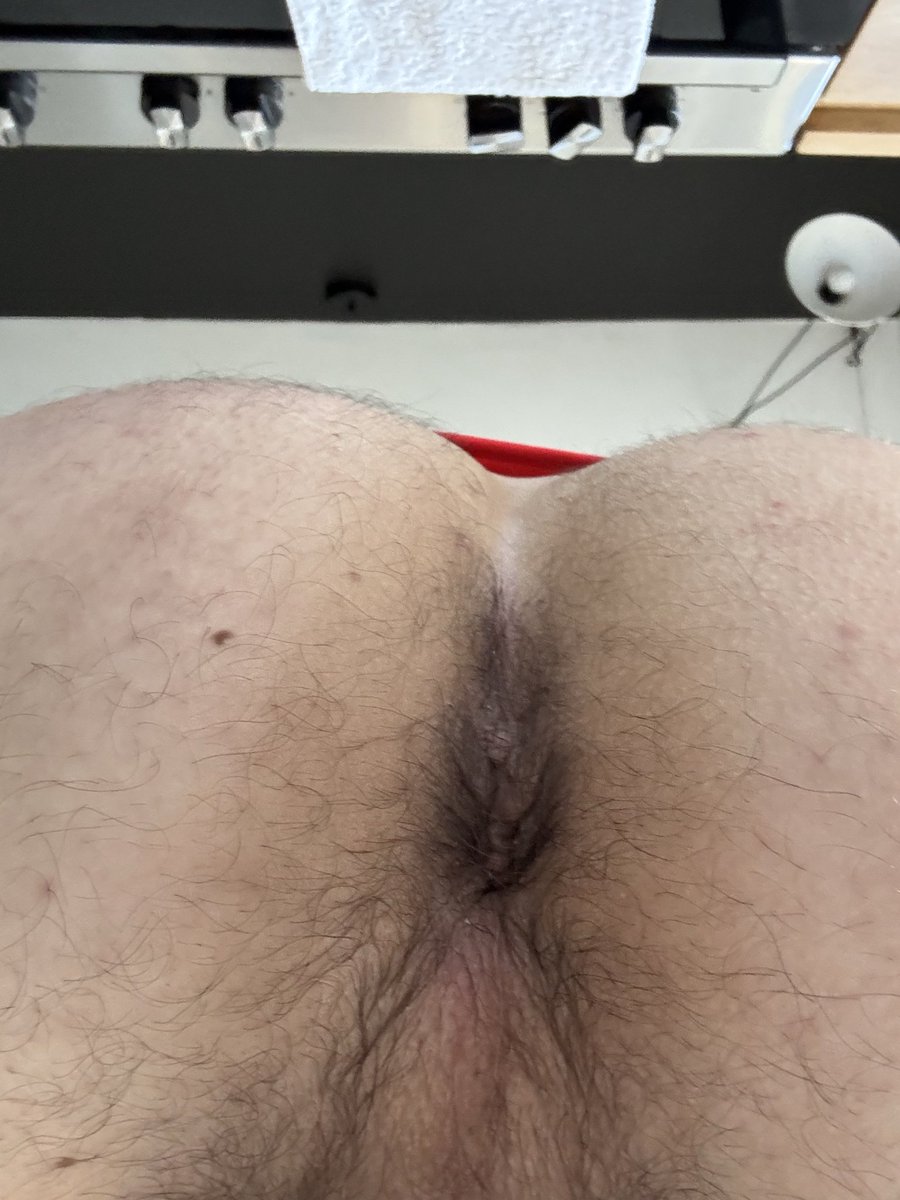 michael220572's tweet photo. Si tu veux lécher mon trou poilu #gay #daddy #hole #trou #hairy #rt https://t.co/DvdtPfHVXm