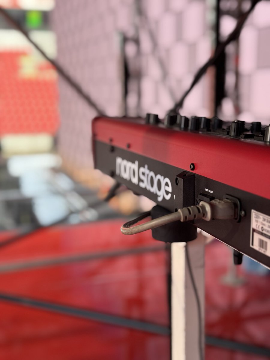 alsiik's tweet photo. Klávesový pracoviště
#EwaFarna
Praha, Eden 
3 sold out shows, 90 000 lidí

@nordkeyboards 
@RolandGlobal https://t.co/Mli0NWAUV7