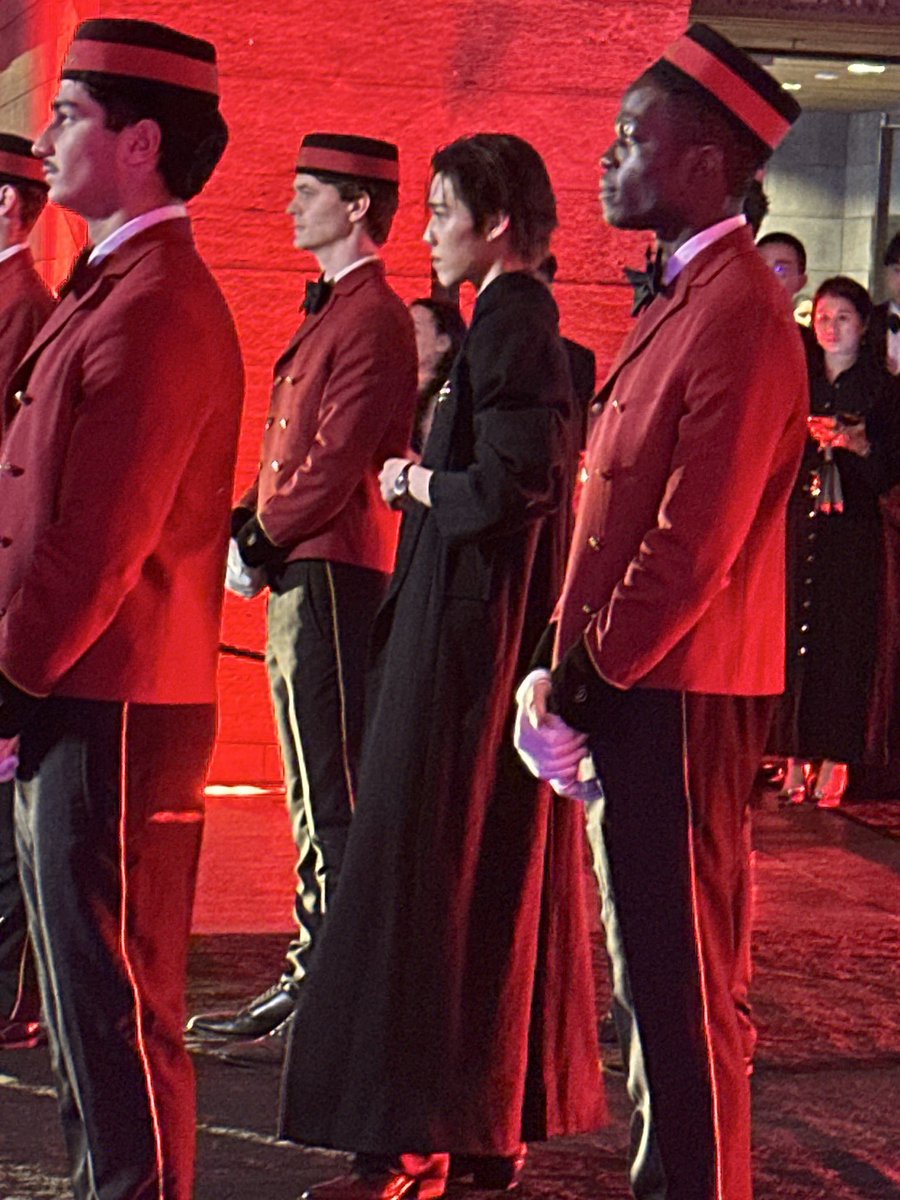 ban_lung4801's tweet photo. เป็นแก้วเป็นแสงมาก #cartierExhibitionxPPKRIT
#Cartier #CartierThailand 
#CartierxPPKRIT
#PPKritt https://t.co/AI87Q6UoBV