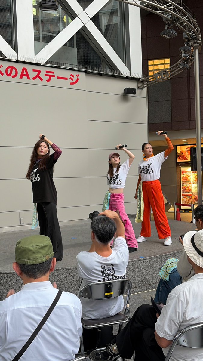nyaoji0222's tweet photo. ！
今日のイベントは
CRAZY CATZのライブです。
久しぶりにみなさんに会えました。
#CRAZYCATZ
#comy
#satoco
#CHIHIRO https://t.co/dLUlDmELJ8