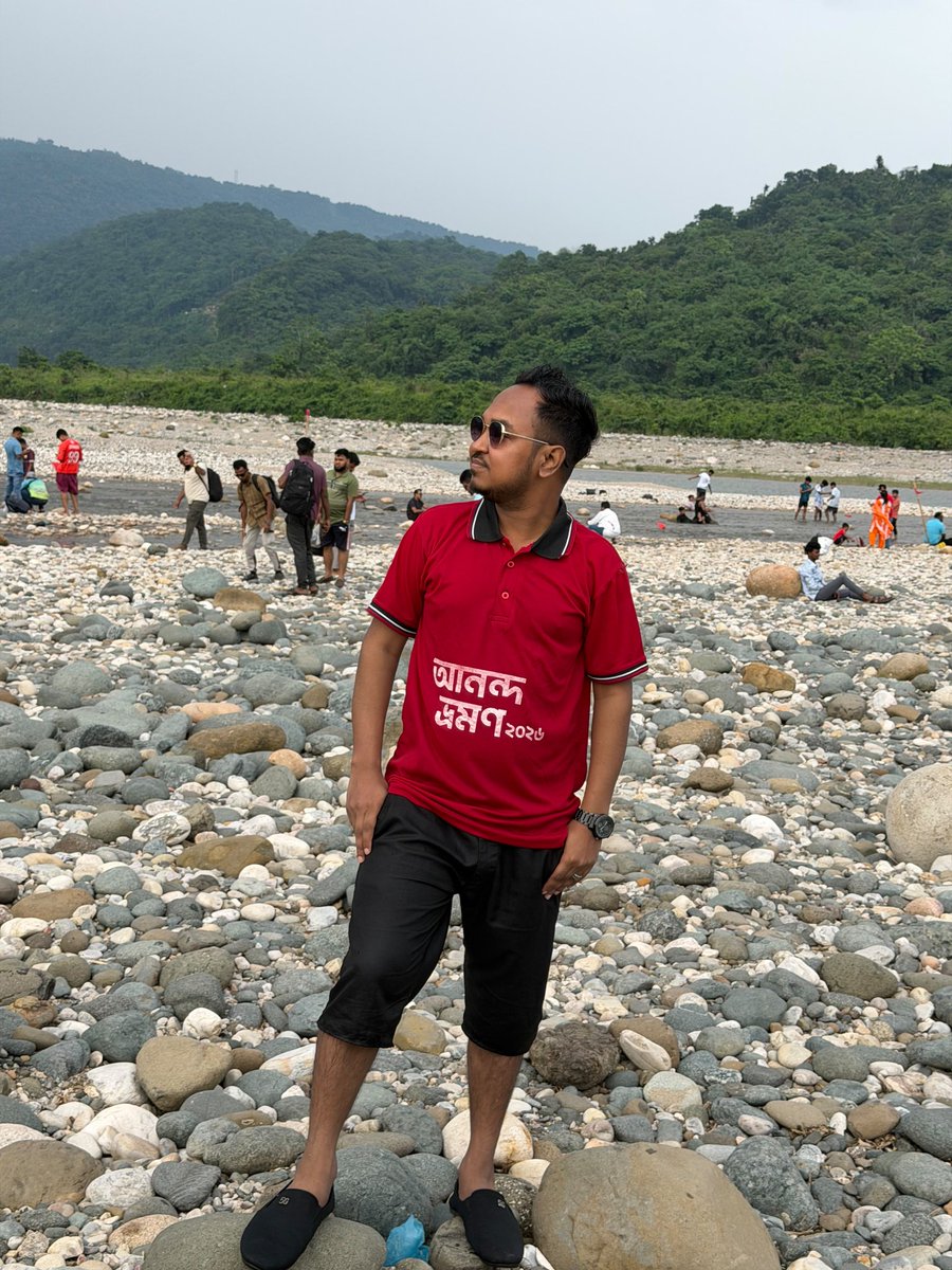 Humayun059's tweet photo. সাদা পাথরের বুকে লুকিয়ে থাকা একরাশ প্রশান্তি। 🏔️✨ https://t.co/QOhCOrqXDF