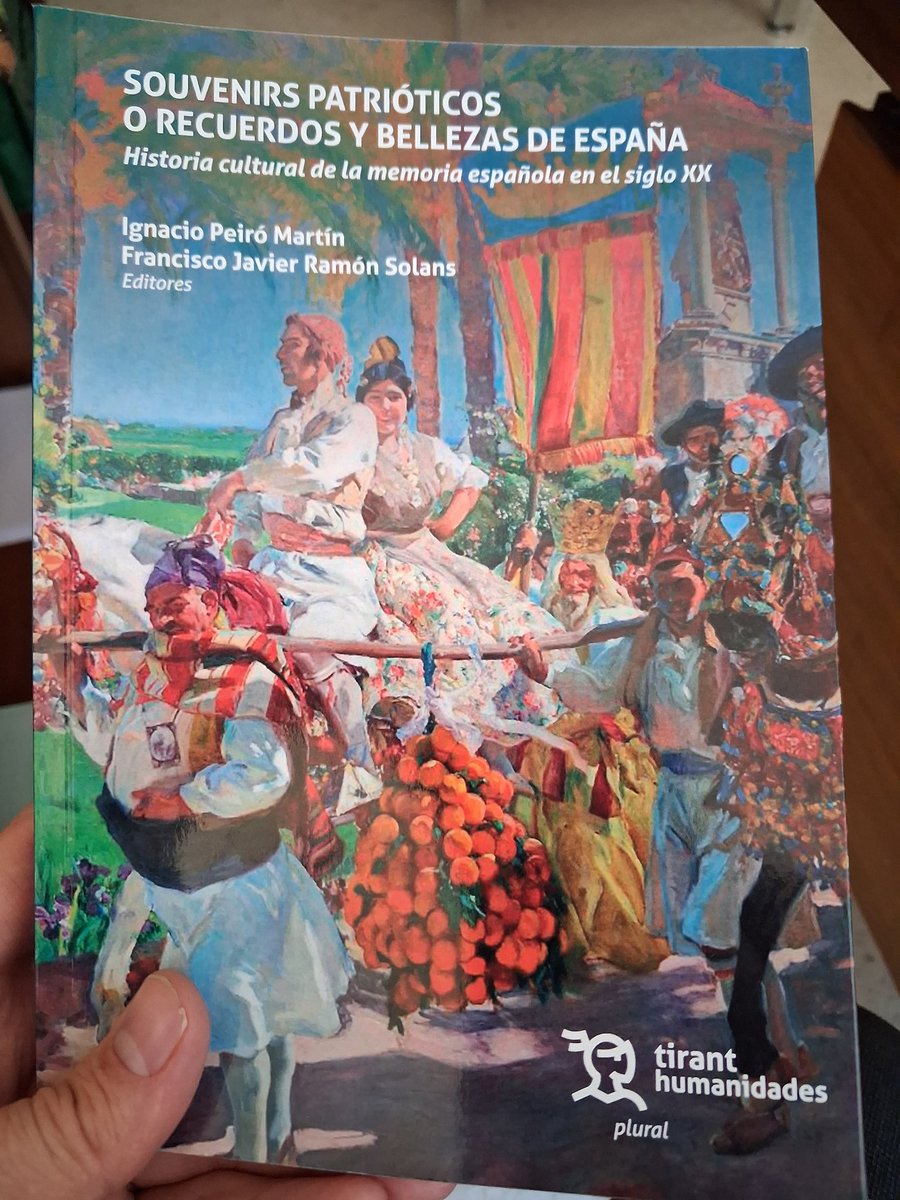MADelArcoBlanco's tweet photo. 🇪🇸Nuevo libro sobre nacionalismo y nacionalización en #España, centrado en objetos o monumentos. "Souvenirs Patriótico o Recuerdos y Bellezas de España", eds. @Ipeiro19Martin y @FJRSolans en @Tirant_ESP. Contribuyó con un capítulo sobre el Valle de Cuelgamuros #Caidos https://t.co/35CafLZlGE