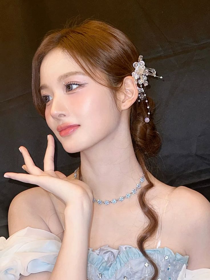 oftaleJUNE's tweet photo. 𝗧𝗛𝗘 𝗕𝗥𝗜𝗗𝗘 𝗥𝗢𝗢𝗠

@eunblooms 

(Guests are welcome to interact with the bride by QRT or by a tweet mentioning the bride directly) https://t.co/YgYjNJmODl