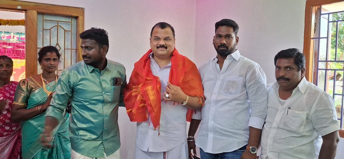 pudugaiabdulla's tweet photo. புதுக்கோட்டை மாவட்டம் கறம்பக்குடி தாலுகா அழகன்விடுதி மேற்கு பகுதியில் இன்று (14.06.2026) நடைபெற்ற, ஒன்றிய முன்னாள் பிரதிநிதியும் ஊராட்சி மன்ற முன்னாள் உறுப்பினருமான திரு. கோவிந்தராஜன் மற்றும் கறம்பக்குடி வடக்கு ஒன்றிய மாணவரணி துணை அமைப்பாளர் 
திரு. செல்வமுருகன் ஆகியோரின் இல்ல புதுமனை புகுவிழாவில் கலந்துகொண்டு குடும்பத்தினருக்கு மனமார்ந்த வாழ்த்துகளைத் தெரிவித்துக் கொண்டோம்.