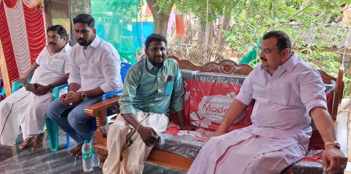 pudugaiabdulla's tweet photo. புதுக்கோட்டை மாவட்டம் கறம்பக்குடி தாலுகா அழகன்விடுதி மேற்கு பகுதியில் இன்று (14.06.2026) நடைபெற்ற, ஒன்றிய முன்னாள் பிரதிநிதியும் ஊராட்சி மன்ற முன்னாள் உறுப்பினருமான திரு. கோவிந்தராஜன் மற்றும் கறம்பக்குடி வடக்கு ஒன்றிய மாணவரணி துணை அமைப்பாளர் 
திரு. செல்வமுருகன் ஆகியோரின் இல்ல புதுமனை புகுவிழாவில் கலந்துகொண்டு குடும்பத்தினருக்கு மனமார்ந்த வாழ்த்துகளைத் தெரிவித்துக் கொண்டோம்.