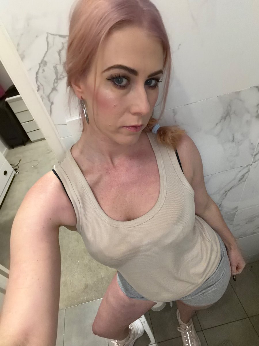 AnnaSparklesss tweet media