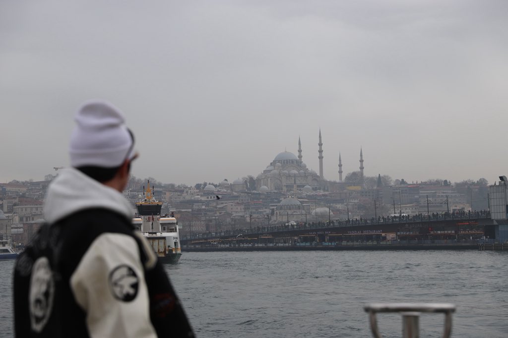 LilJun726's tweet photo. @almanekolutd Every time you go to Turkey, your citizens act like slaves just because I have money to travel. Can you even afford a flight to China? https://t.co/j85EhcIe4v