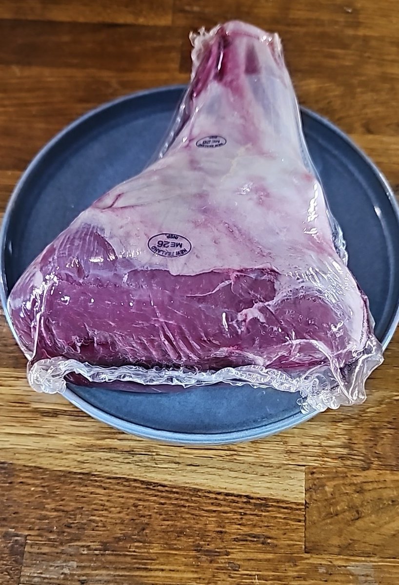 GoldTopMilkman's tweet photo. Good morning everyone. I've got a beautiful leg of lamb to cook up today for me and the boy. The wife and daughter are on veggie alternatives. #sundayroast https://t.co/fD1YUQu9yy