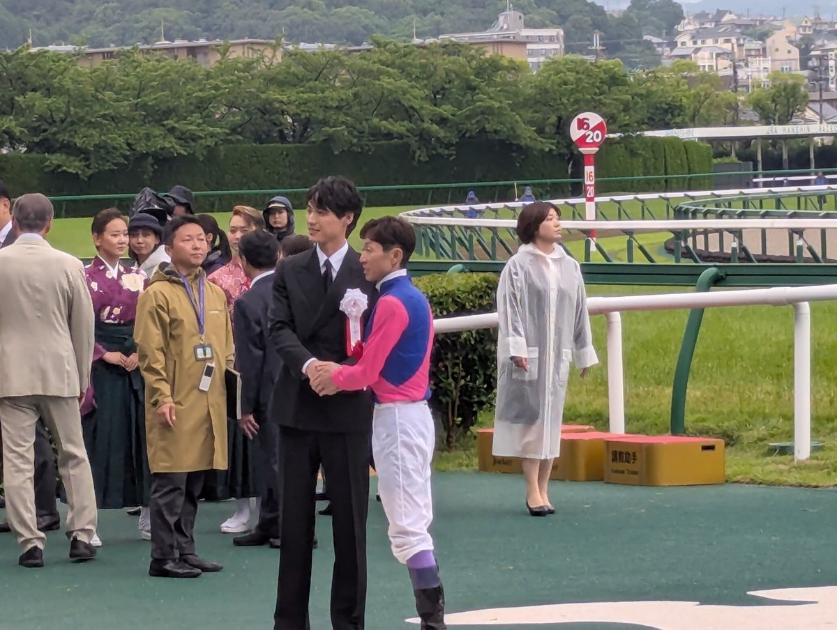 BoMnTiCu's tweet photo. あと生福士蒼汰初めて見たけど顔小さすぎる
接戦なった時にめちゃくちゃ不利そう https://t.co/H6YRIrAPhA