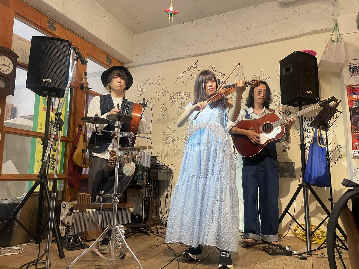 Apple_redcaster's tweet photo. 黒田官兵衛になったつもりで
宝塚入りしました。
リハーサル中です🎻 https://t.co/qWYPgSkQPF