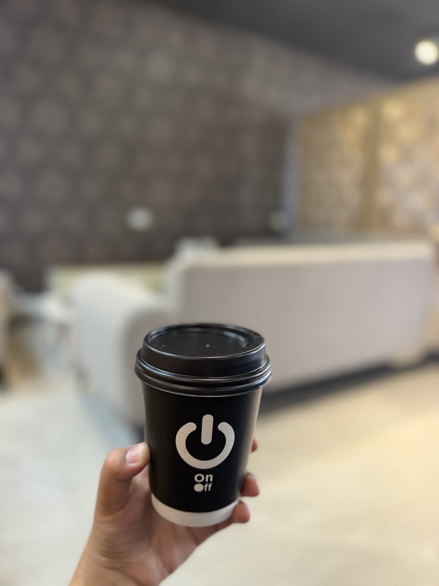 Rowedaabo's tweet photo. صباح الخير ..♥️
اول ما تبلش تفهم الدنيا صح 
رح تشرب قهوة كثير وتضل ساكت . https://t.co/M0ysS49Fn3