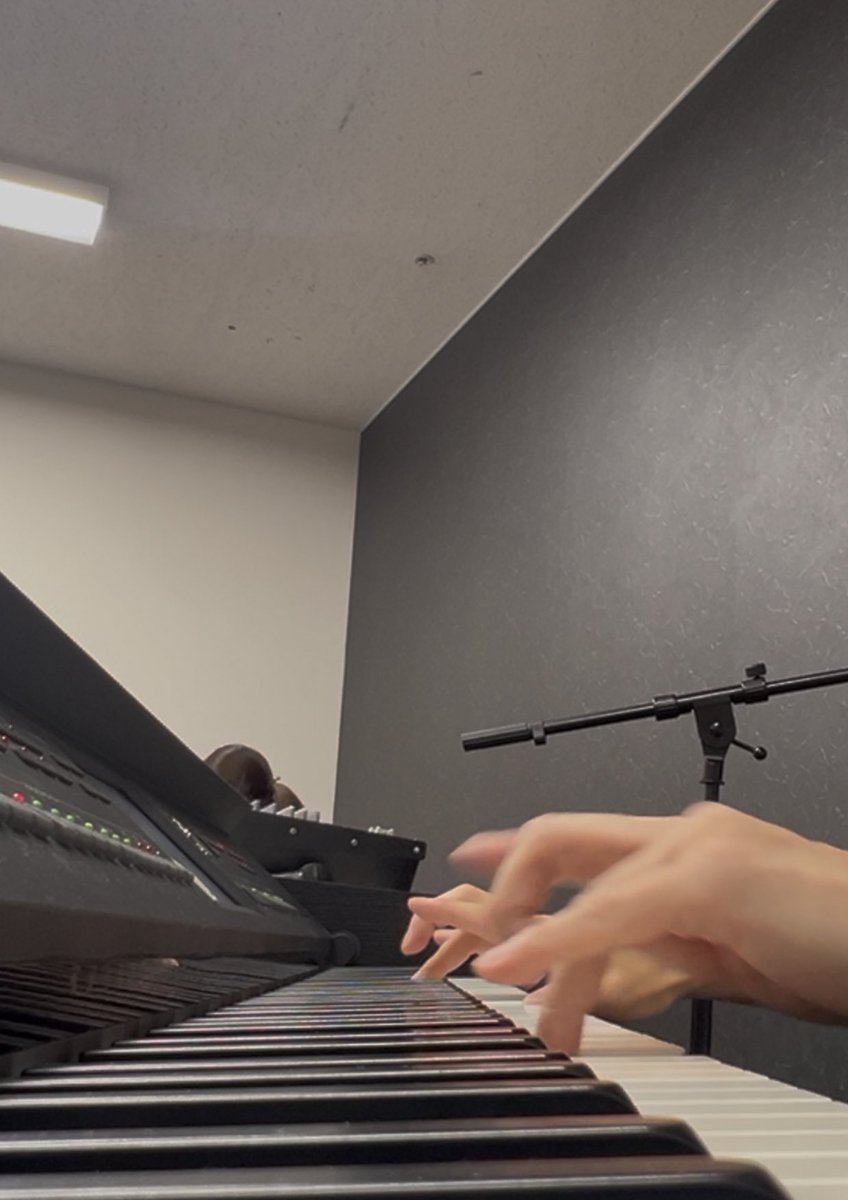 Un41Ds's tweet photo. ドラム、ベースとの音合わせ終了。
相変わらず間違えたところを「こういうアレンジですが何か？」とごまかすのだけは得意。
　
はい、本番までちゃんと練習します、、、 https://t.co/2sjuAnwKNp