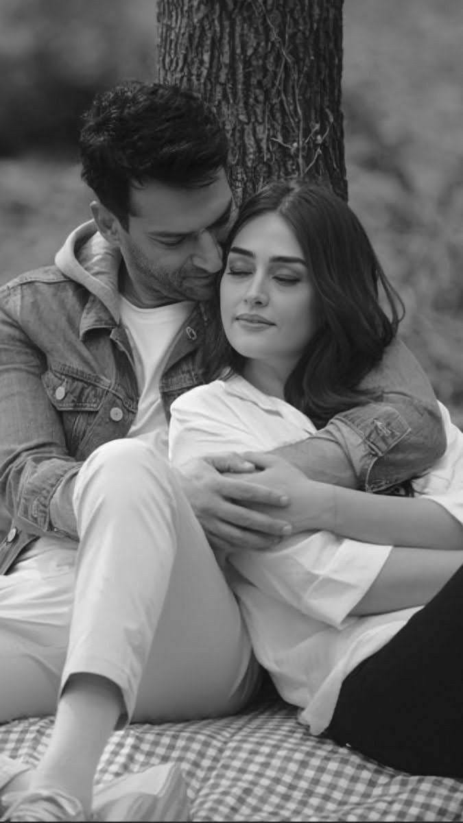 farhadaziz88's tweet photo. If you listen to my breaths closely, you will hear the words ‘I Love You’ coming out with every single one. I am literally living with you, and only you. 
I love you..... 
💜🤍💜🤍💜 https://t.co/zNrIjg8uDf