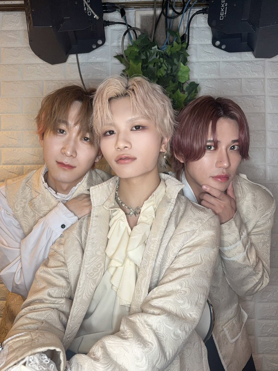 superfantasy_fv's tweet photo. ══  6/14 HEROES公演👼🏻 ══

沢山の掛け声も最高でした🔥
ありがとうございました🏰

< Setlist >
01. HEROES ANTHEM
02. 燦水！サマービート
03. Here Comes the Lion Guard
04. レジェンド・オブ・ミシカ
05. 愛のしるし
06. Free
07. 夢はひそかに
08. Try Everything
09. If You Can Dream
(2��→06.夢はひそかに / 07. Free)

#SUPERFANTASY