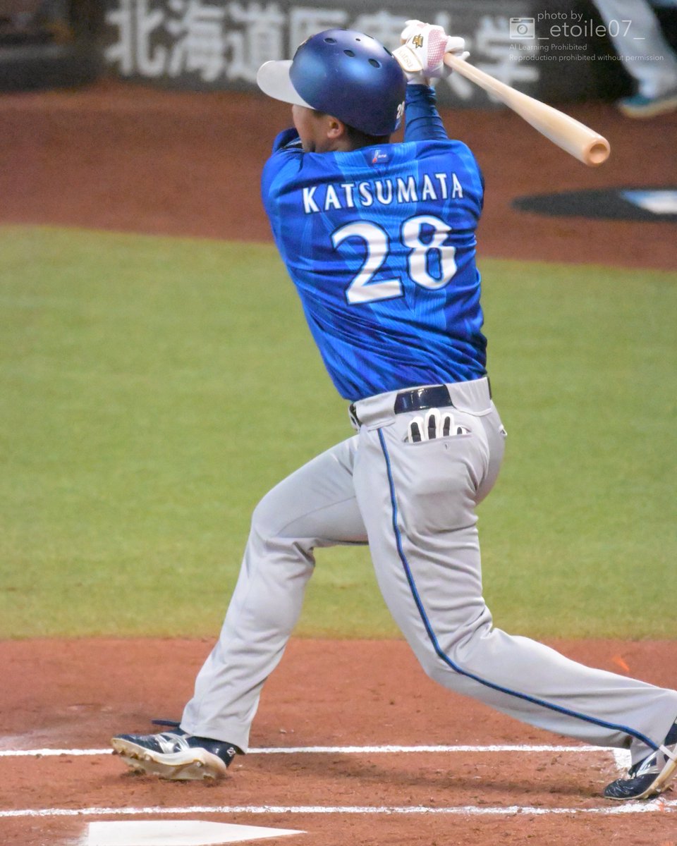 _etoile07_'s tweet photo. 2026.06.10 ⚾️ エスコンフィールド
（ フルスイング❗️ ）
#baystars
#勝又温史 選手 https://t.co/9C1pBCsXtl