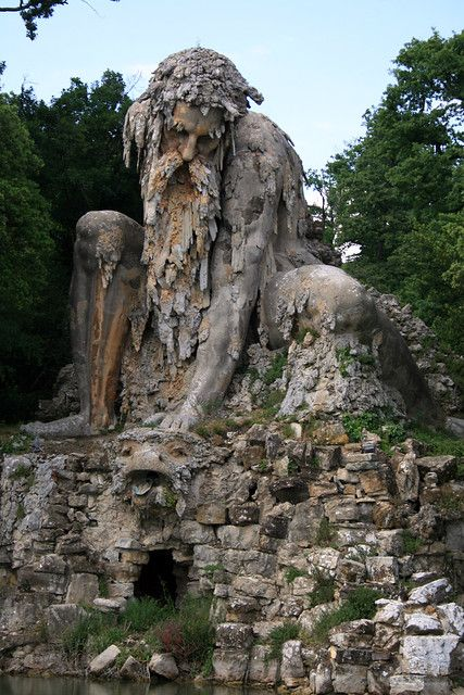 CultureExploreX's tweet photo. Some sculptures are made to look beautiful.

Others are made to stop you in your tracks.

These 18 works are strange, heavy, haunting, massive, tender, and hard to forget. 🧵 

1. Apennine Colossus
1579, Florence, Italy

Giambologna made a giant who looks as if he belongs to the mountain itself.

It is sculpture, architecture, and landscape working together.