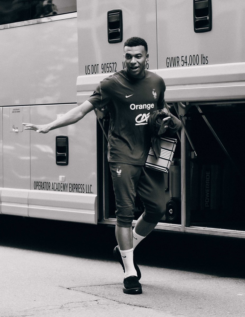 ken_banda_'s tweet photo. Mbappe🇫🇷 in Boston photographed by me https://t.co/Po7Kx5tmLi