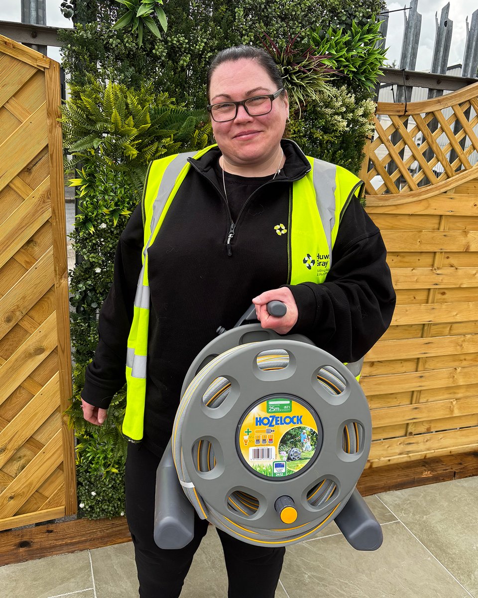 Huws_Gray's tweet photo. Keep the garden happy for less 👏

Hozelock Hose Reel, now only £32.99.

⏰ Don’t miss June’s Deal Drop — available online and at your local branch while stocks last. https://t.co/35igl15pT1