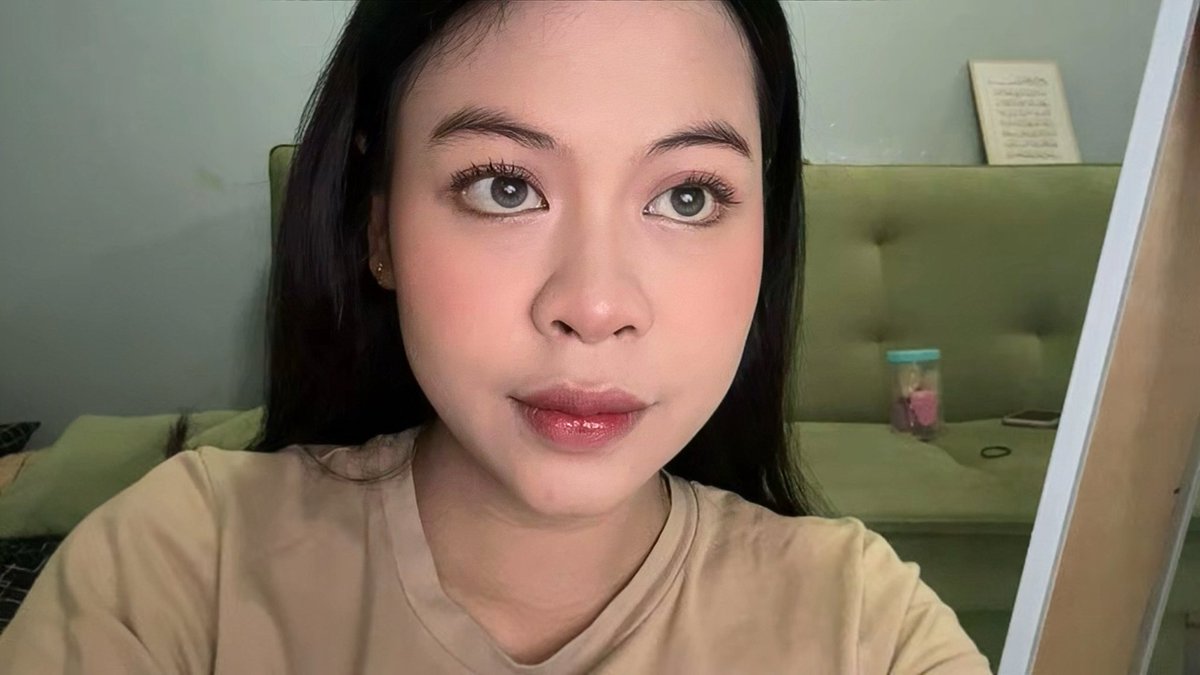 anisabdy19's tweet photo. percaya ga make up sebagus ini blush on nya cuma 7rb an hehe💕💕 https://t.co/9A0InLWVjE