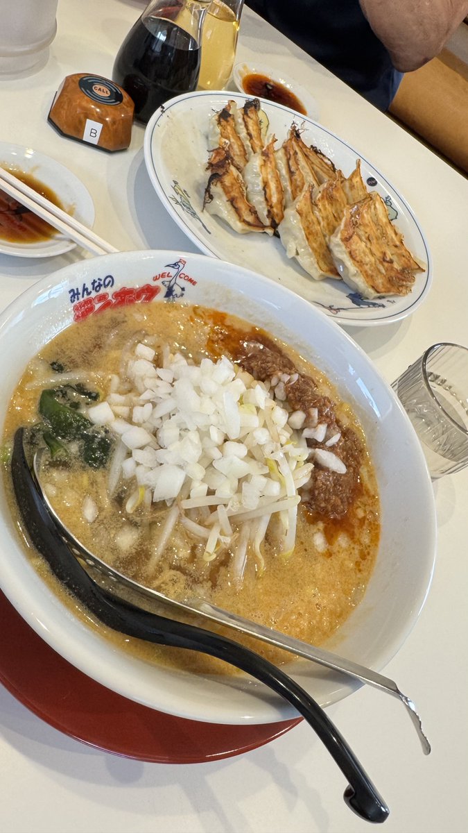 ZZTOP2026's tweet photo. 帰りに寄った「みんなのテンホウ」ってご当地チェーンラーメン店がクラブメンバーに好評でした🍜🤤
#長野グルメ
#タンタンメン https://t.co/V5AvgeutsA