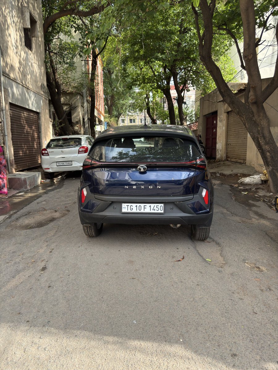 anshsanjaygupta's tweet photo. @hydcitypolice @HYDTP vehicle parked in drive way and causing inconvenience to other fellow passengers on road. Location Jeera road under Gandhi nagar PS limits. Time 3:35 PM kindly take action https://t.co/PHyEIv2RWQ