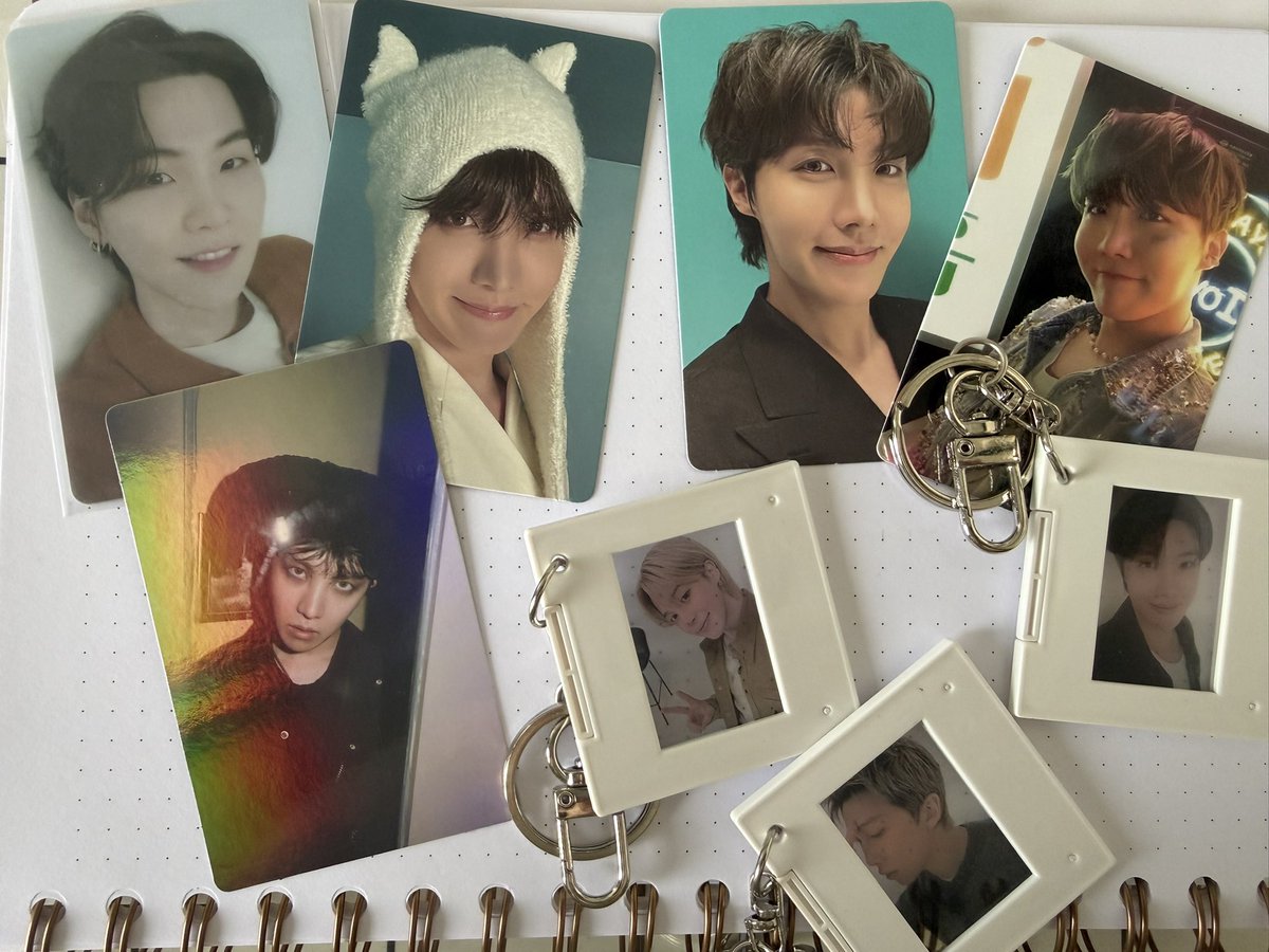 Tae_Version_'s tweet photo. Bts Satış
Arkadaslar hyung öncelikli olursa ve ödeme gün içinde olabilirse çokkkk güzel olur ayrı satıyorum sağ tarafı ve hyungları https://t.co/zEgfLxz0tN