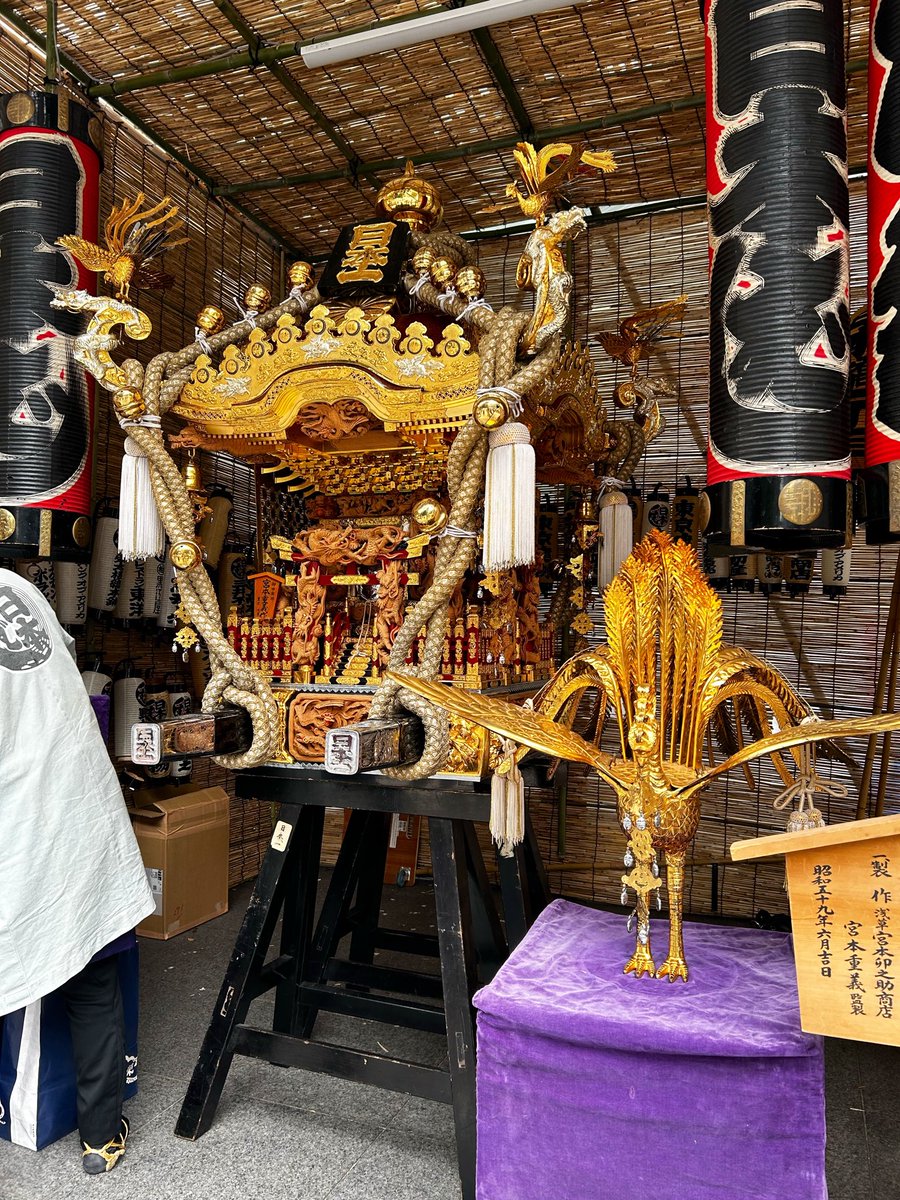 mitsuechizen's tweet photo. 日本橋髙島屋

何基かの御神輿は髙島屋にも表敬訪問するらしい。 https://t.co/yYVyu5jHCY
