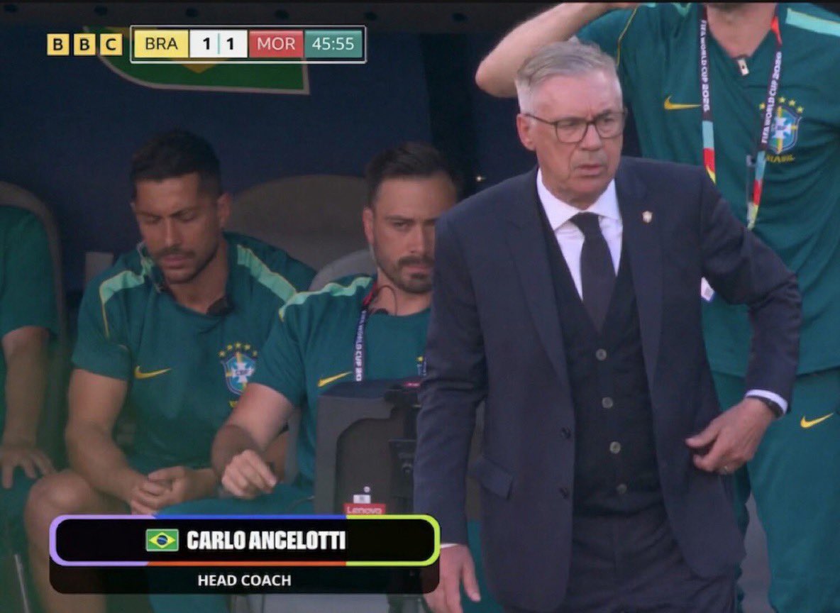 Cuervo_dimeh's tweet photo. Je reconnais le regard d’un coach prêt à tout pour garder Ayoub Bouaddi. https://t.co/pWuVYp1Usu