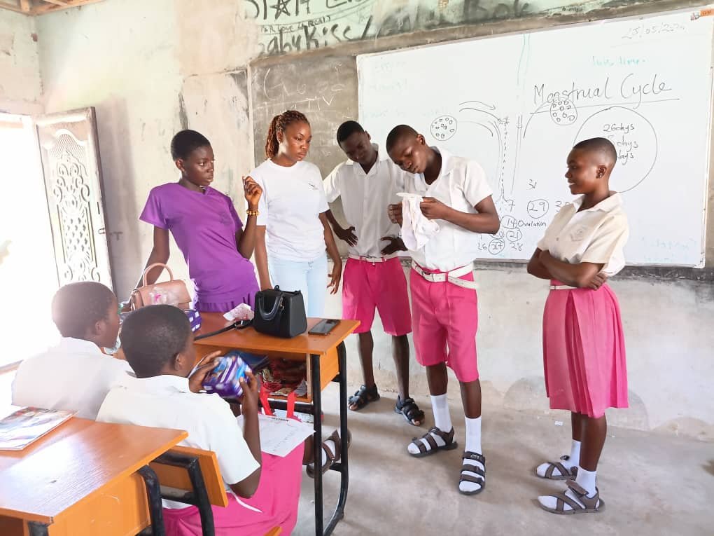 DevOptions_'s tweet photo. In commemoration of World Menstrual Hygiene Day (May 28), @DevOptions_ partnered with HerVOICE Benue Project of @DevTrainNg, alongside @BenueAID, @AidwellF Dooshai Youth Foundation, Cheerful Hands Initiative &amp; The Future &amp; Her Foundation to reach adolescent girls with knowledge. https://t.co/JVaWJMdcFT