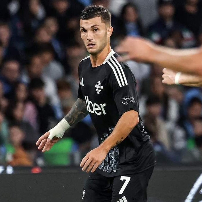 Matteilbro's tweet photo. Eh caro Carlo se avessi convocato in squadra il sig. Gabriel Tadeu Strefezza Rebelato sarebbe stata tutta un'altra storia 🤖 https://t.co/V5dR971SCZ