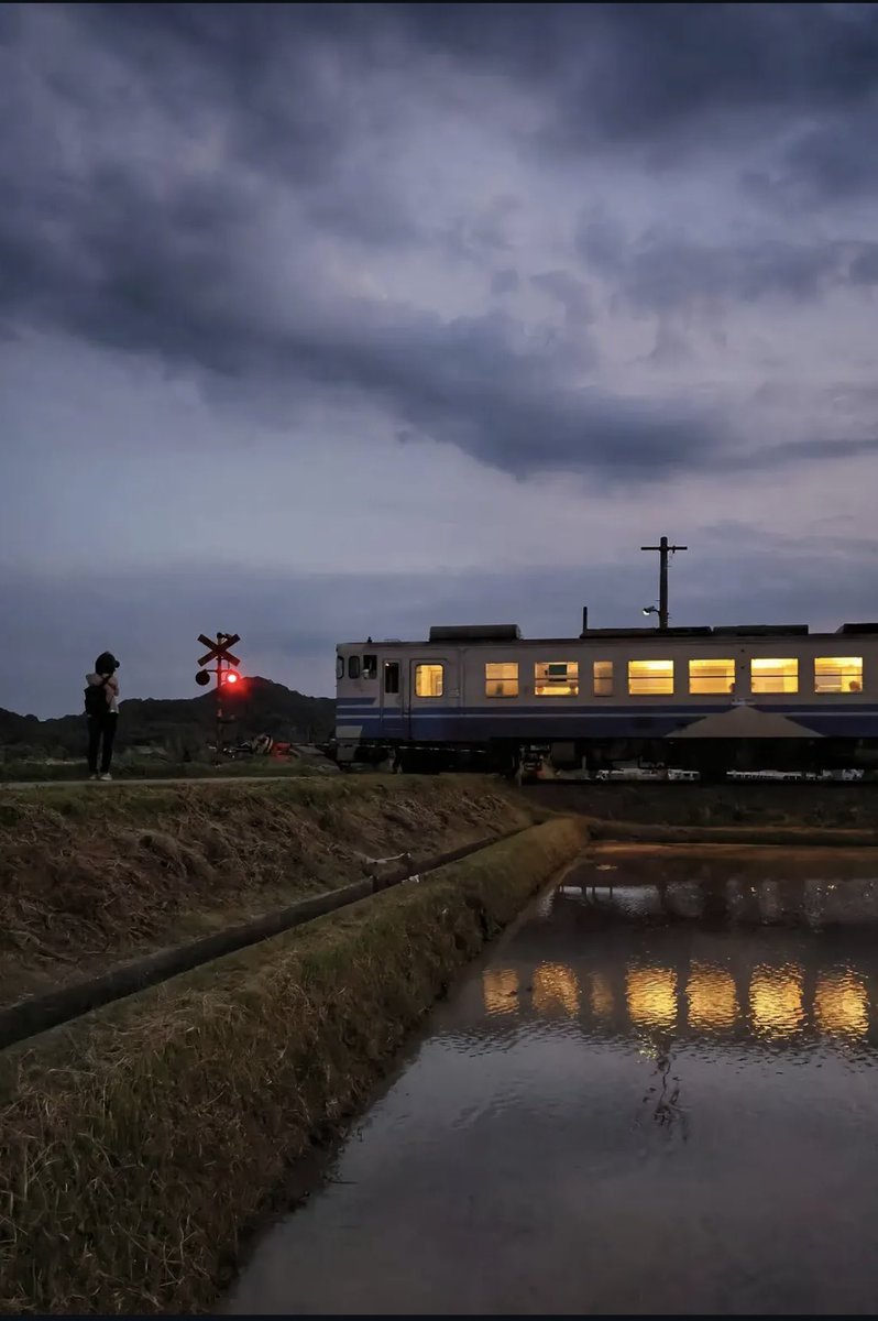 voshans's tweet photo. De pracht van het #treinleven…

(Foto Morita Photography)

#Toyohashi #Japan 

#trein #train #spoorwegen #railway
#fotografie #photography #wolken
#travel #travelphotography #clouds
#landscape #landscapephotography
#natuur #nature #naturephotography
#reflections #reflecties https://t.co/zhJk4lyAEy