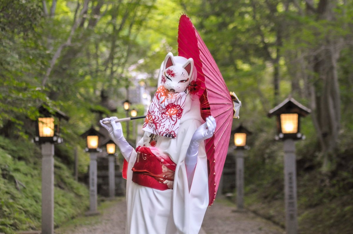 ar_neko72's tweet photo. 【    惹かれ  
              焦がれ 
                     枝葉の赤    】

 #那須御神火祭
 #コスプレ百鬼夜行
🦊あすた様@asutaclothes https://t.co/GQF3X0bybD