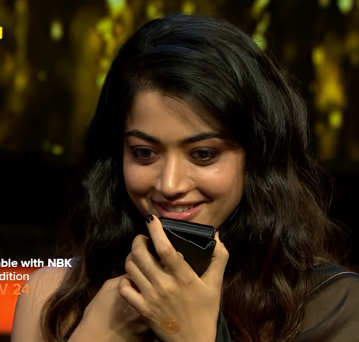 Saintof_Lust's tweet photo. Roommate 1 : Machan sapaduku kasu illa da nee avankita ketu paren da, nee ketta kandipa tharuvan

Roommate 2 (my secret sissy) : Sari da iru call panren…

"Sissy Calling me on loudspeaker"

Me: Hey di potta munda nethu night semmaya oombi kanji edutha di😘💦

Sissy reaction : https://t.co/dO2wGc3y6G