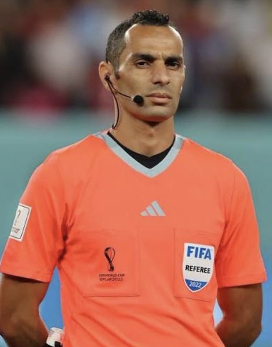iam__lanza's tweet photo. Tu as brisé nos rêves, tu resteras gravé dans nos mémoires.#MustaphaGhorbal
❌️2 penalty ❌️ 1 carton rouge 
Sans oublié les fautes stupides que t'arrête pas siffler en faveur des Écossais . https://t.co/tjT7XEeu6B