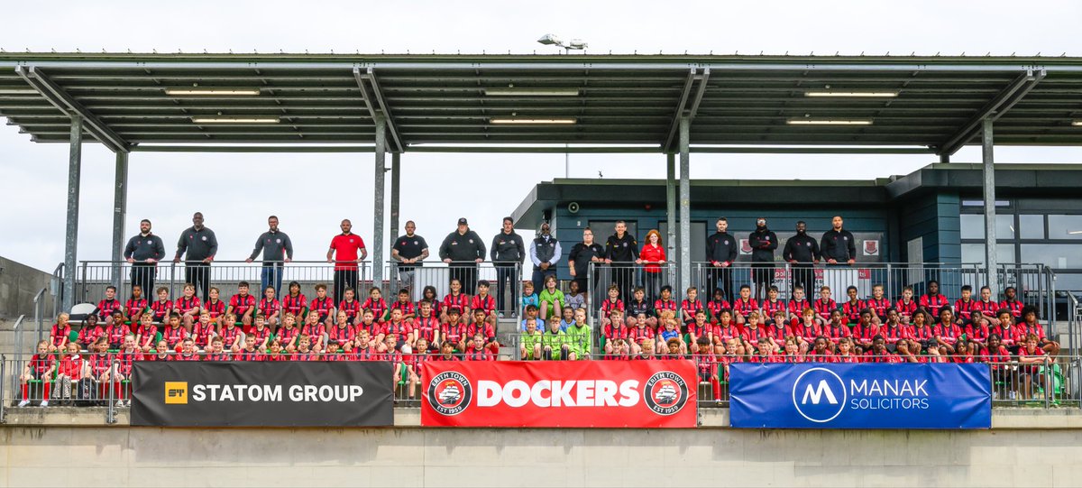 ErithTown's tweet photo. 🛣️ | #DockersPathway

The #DockersPathway is what makes Erith Town what it is.

Whether Soccer School, SELKENT, JPL or KYL, we are proud of all our players and the journeys they are on.

The coming years promise to be bigger and better in SE28.

#UpTheDockers #DOCKERS https://t.co/xsdZIT9Hfp