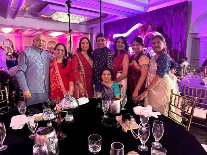 anitapatel901's tweet photo. Always spend time with family 😊 https://t.co/tY8h43bSvH
