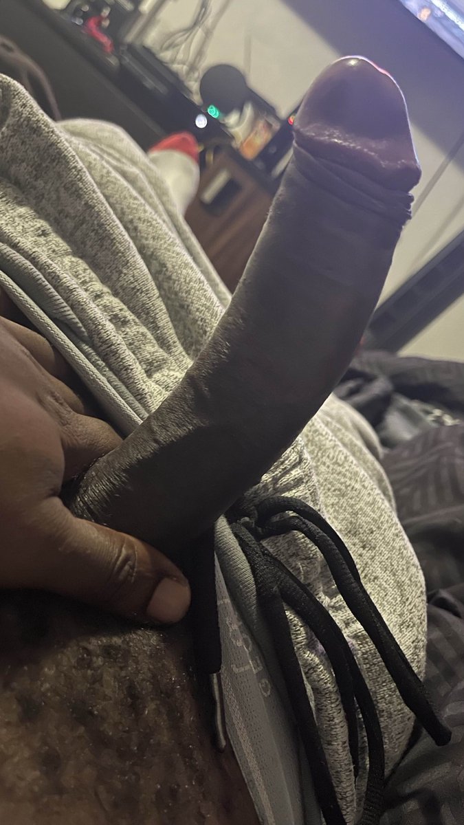 Captain_Kums's tweet photo. Just a lil morning wood https://t.co/FJIS44FJWP