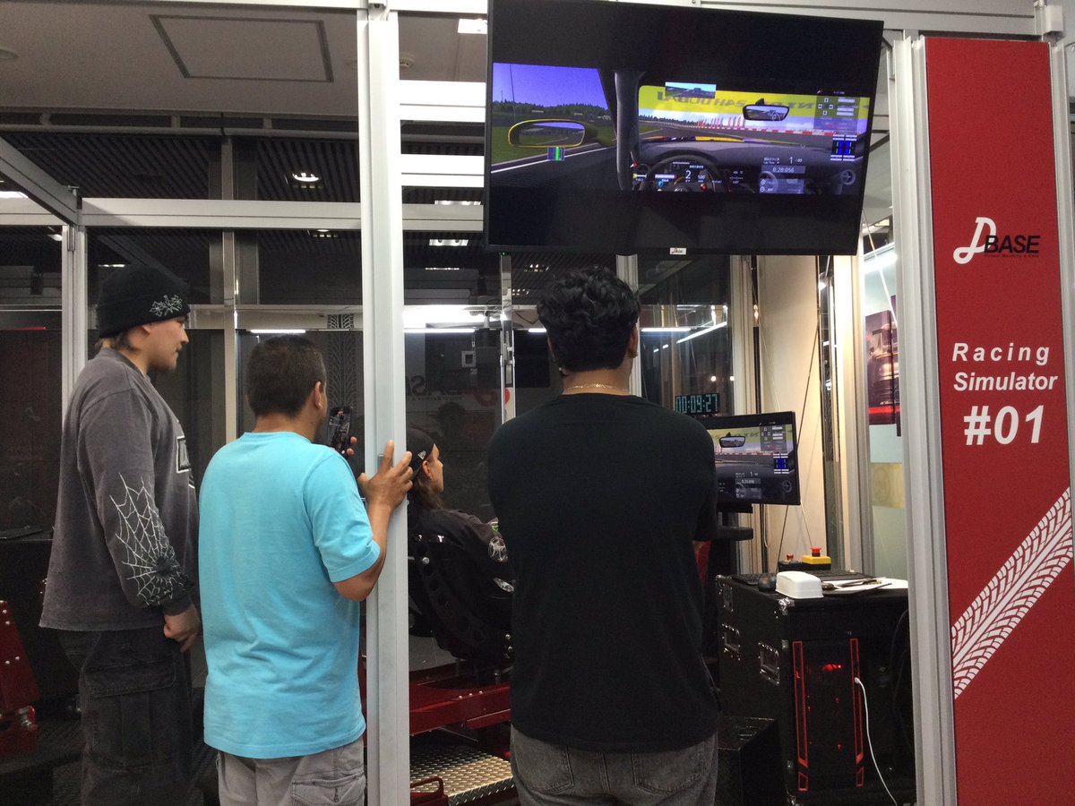D_BASE_'s tweet photo. D-BASE is a driving simulator cafe in Hiroshima. You can experience a full-scale driving simulator. It is located near Hiroshima Peace Memorial Park. Please come and visit us.
#drivingsimulator #Hiroshima #DBASE https://t.co/OGzMiKfHvR