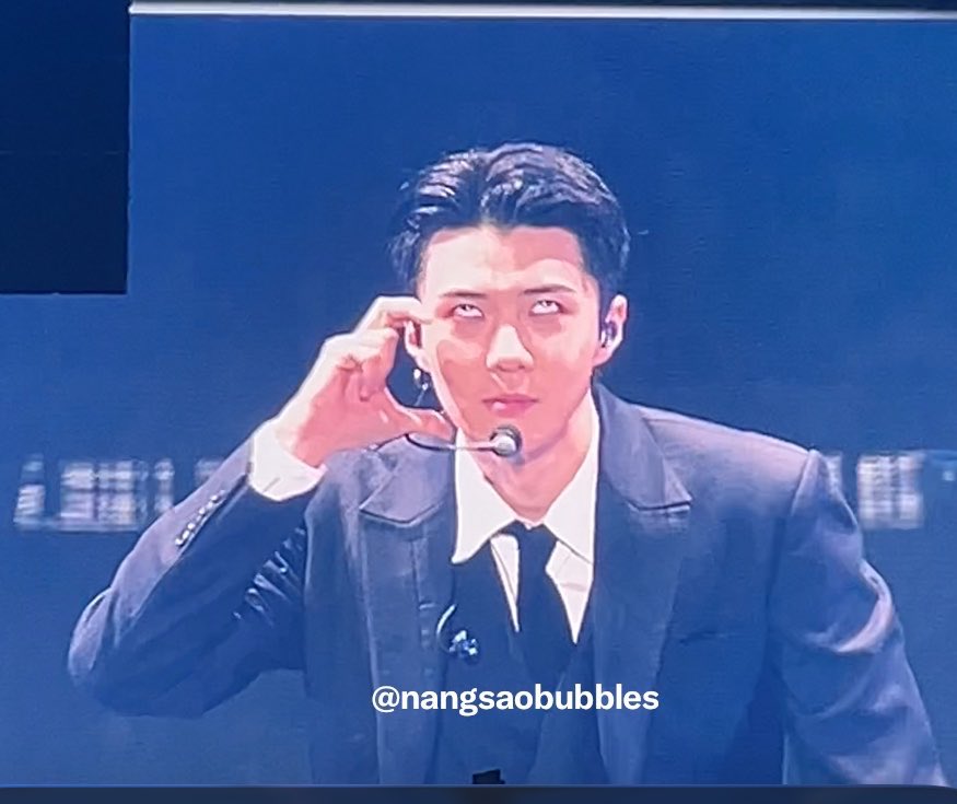 코니.. tweet media