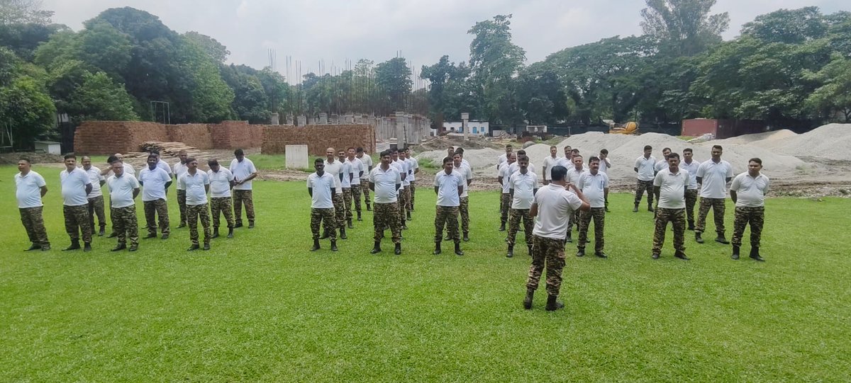 156Bn's tweet photo. On the occasion of "World Blood Donor Day" a pledge was administered to all Unit Officers and personnel at HQ 156 Bn, Chirang, Assam, reaffirming their commitment towards voluntary blood donation and raising awareness about the importance of safe blood for saving lives. https://t.co/PYr1ZZWQWN