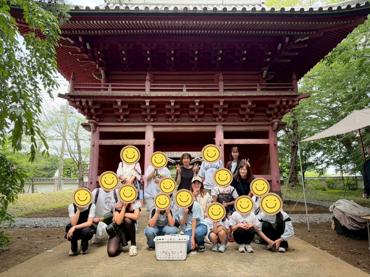 koko_labo's tweet photo. 今年もお寺マルシェのボランティアに参加。会場内のゴミ拾いとレンタル食器洗いがボランティアのお仕事。けん玉大会やマルシェでお買い物なども楽しみながら みんなで頑張りました♫
おつかれさま〜(*^^*)
#フリースクールkokolabo #子どもの居場所 #ボランティア #お寺マルシェ #サステナブル https://t.co/wXdRg8fpQH