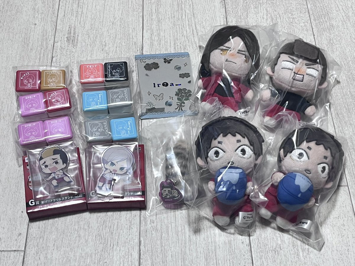 lr7a_'s tweet photo. 【交換】 ハイキュー フリューくじ グッズコレクション

譲:)画像1枚目

求:)画像2.3枚目👑、♥️
👑優先

郵送希望になります📮𓈒𓂂𓏸
異種含め難しいと思いますが
お気軽にお声掛けください
よろしくお願いいたします https://t.co/aW7g7Rzd9G