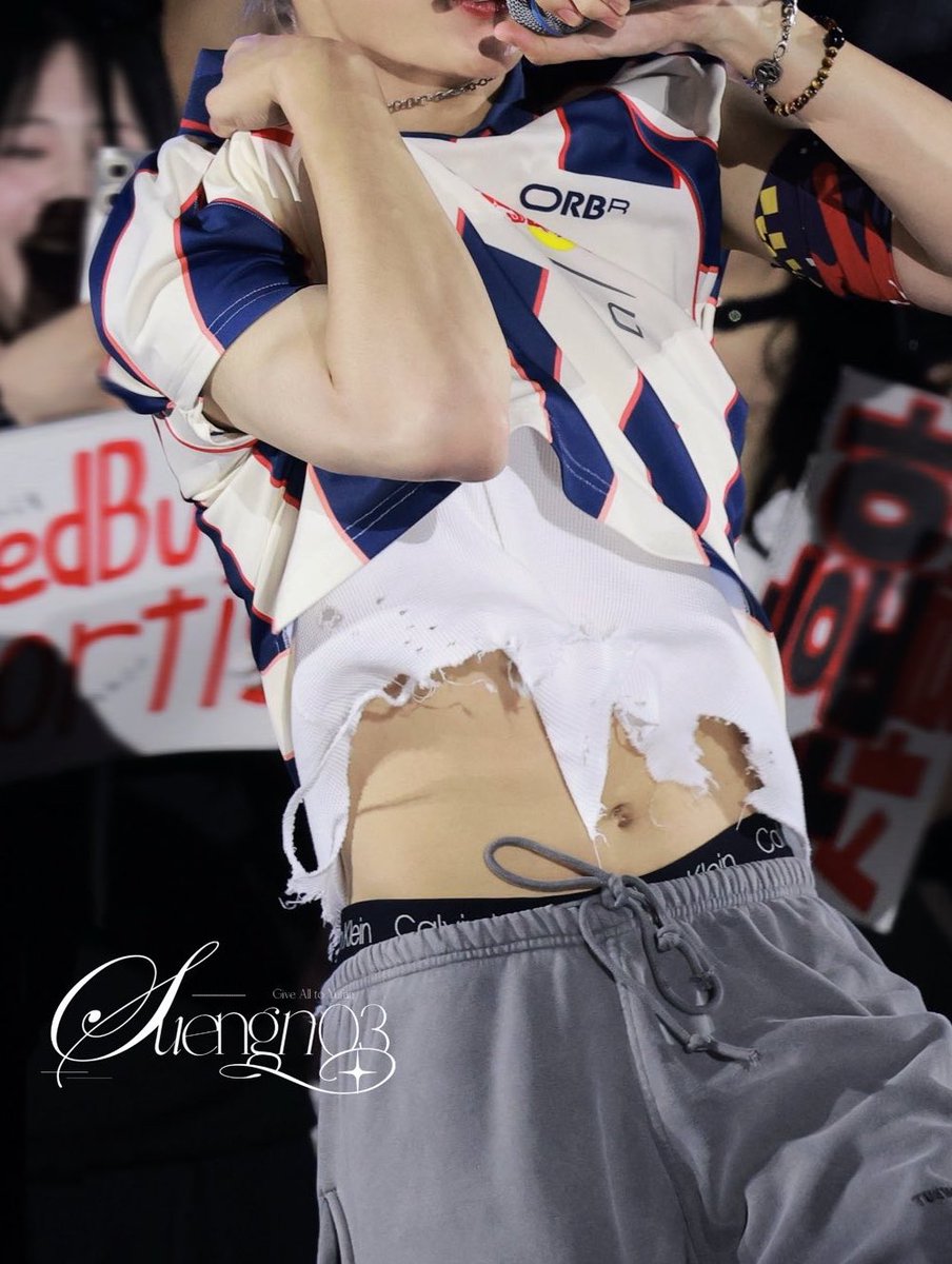 jameswaist's tweet photo. HELLO?????????!!!!!!|$^]<{%]£\€[€
(cute belly😭)

#JAMES #제임스 https://t.co/9WxEbzO82e
