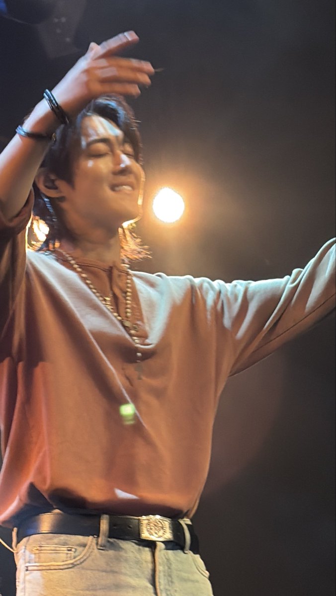 AllAbout____501's tweet photo. 260614 #김현중 <UNBROKEN, The Sun Returns>

팬들 떼창 들으면 항상 세상을 다 가진 것처럼 웃어 https://t.co/Ng72G4N51M