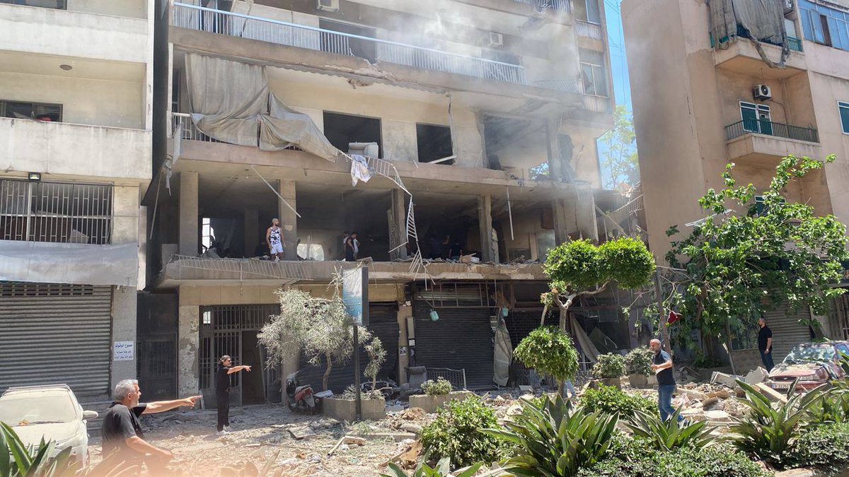 intelranger's tweet photo. Israel has struck #Beirut's southern suburbs once again.

Israel appears to be betting that #Iran will avoid direct retaliation to prevent the negotiations from collapsing with U.S. https://t.co/1D4MZNtc2N