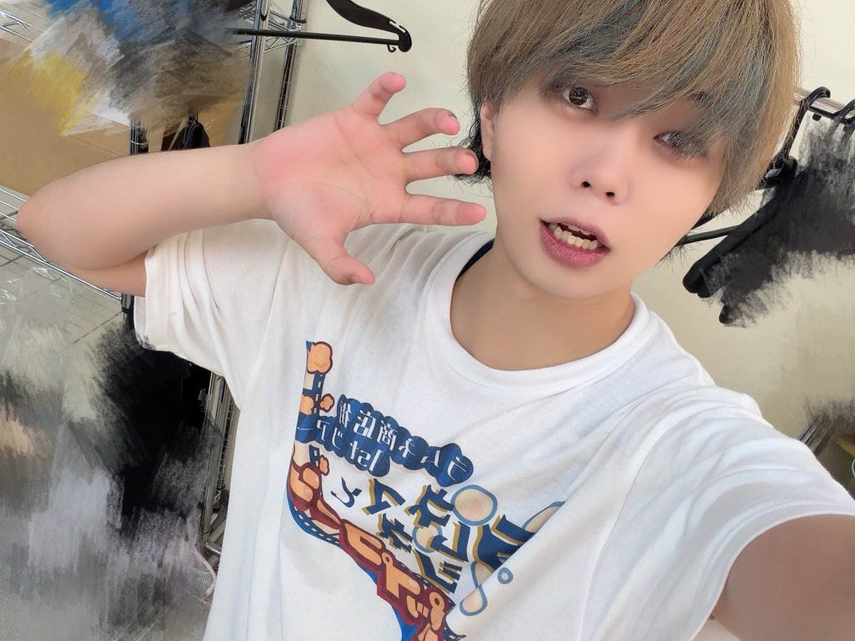 adu_dd's tweet photo. ツアー東京ありがとうございました！
すげぇ楽しかったです！
それに尽きる！みんなはどうよ？
また生きてるを実感したよ https://t.co/PC0QipXega
