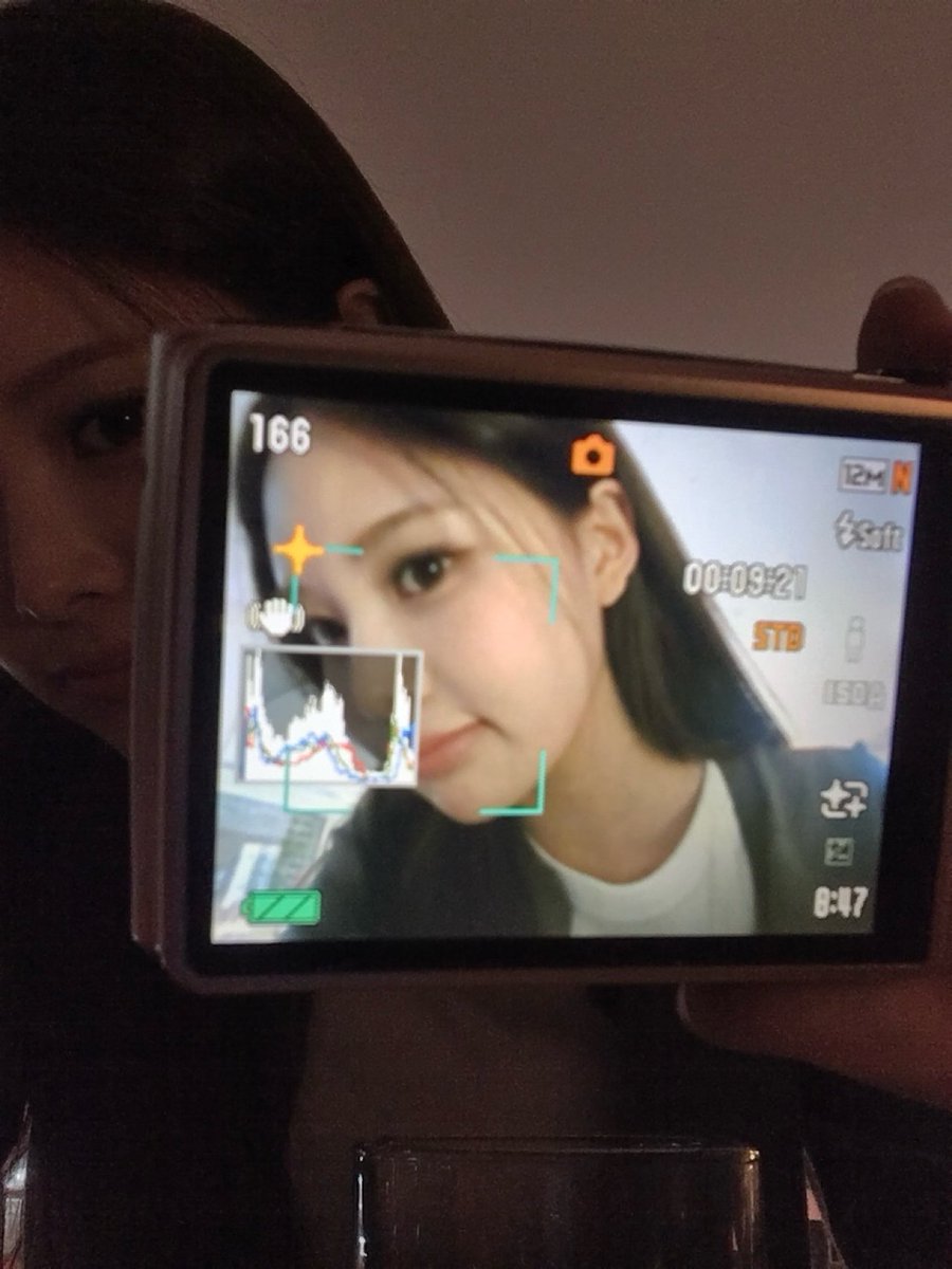 Jteemin's tweet photo. POV: seeing myself through my digicam lens. slightly blurry, softly glowing, but somehow it can turn these ordinary moments into precious memories. ⭐️📸📬 https://t.co/ycFRCYI7s6