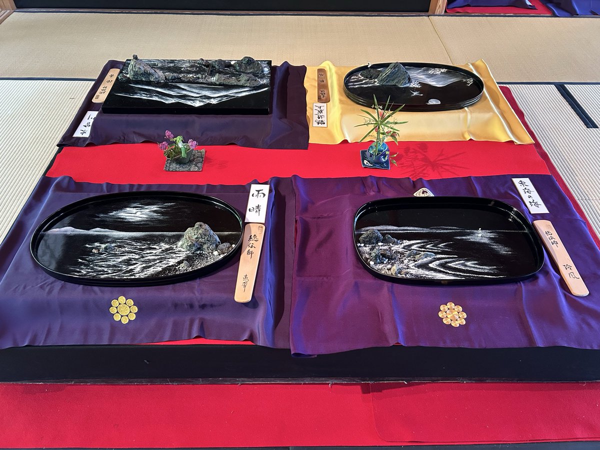 kanxnya's tweet photo. 白鳥庭園での盆石展が無事に終了しました！
たくさんのお客さまにご鑑賞いただけて光栄です☺️
ワークショップも楽しんでいただけたようで良かったです〜❣️
次の盆石展は年明けの1月。少し期間が空いてしまうので、それまでに何かできないかなと考え中です💭 https://t.co/wCbtai0O7O