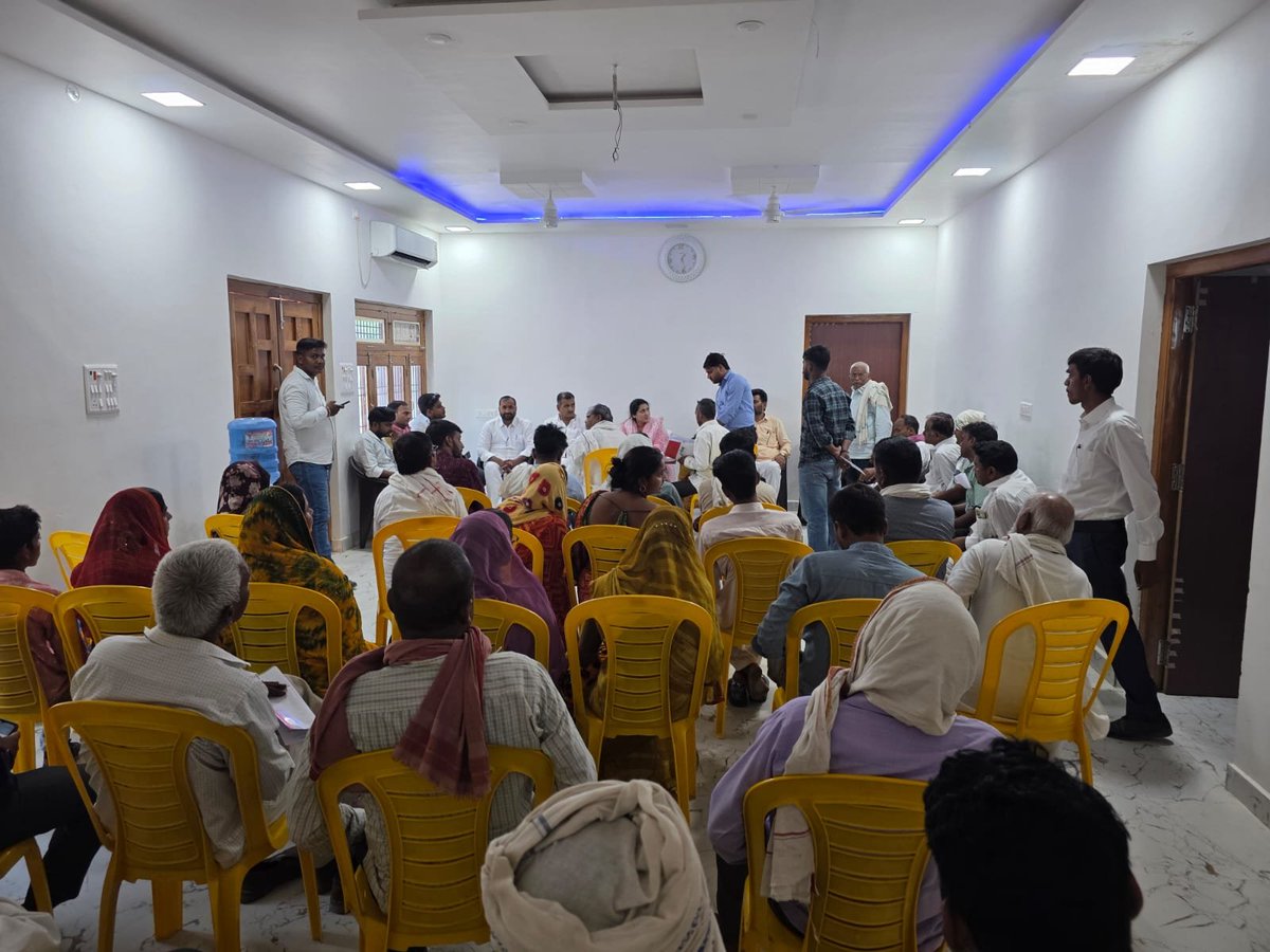 sonker_ragini's tweet photo. मछलीशहर विधानसभा में आज नदियांव स्थित विधायक कार्यालय पर जनसुनवाई कर क्षेत्रवासियों की समस्याओं को सुना और उनके तत्काल समाधान हेतु संबंधित अधिकारियों आवश्यक निर्देश दिये। https://t.co/fi1V9aDXCQ